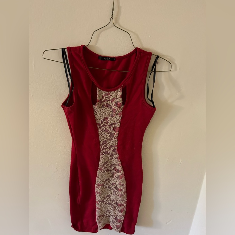 Bodycon red dress